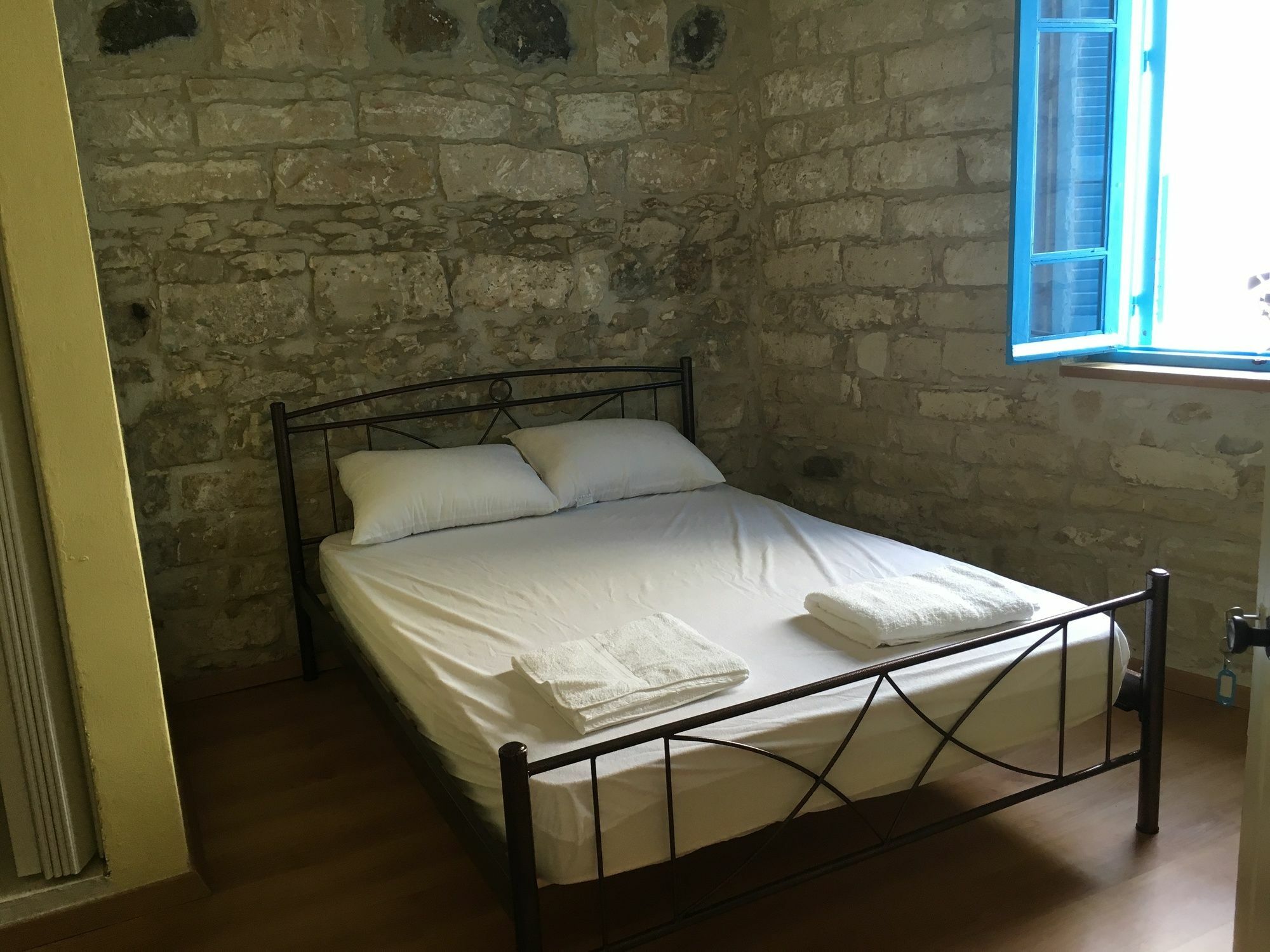 Zouglas App Guesthouse Lemesós Eksteriør bilde